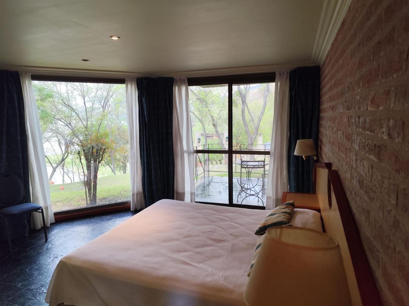 Hotel Del Dique Кабра Корал Екстериор снимка