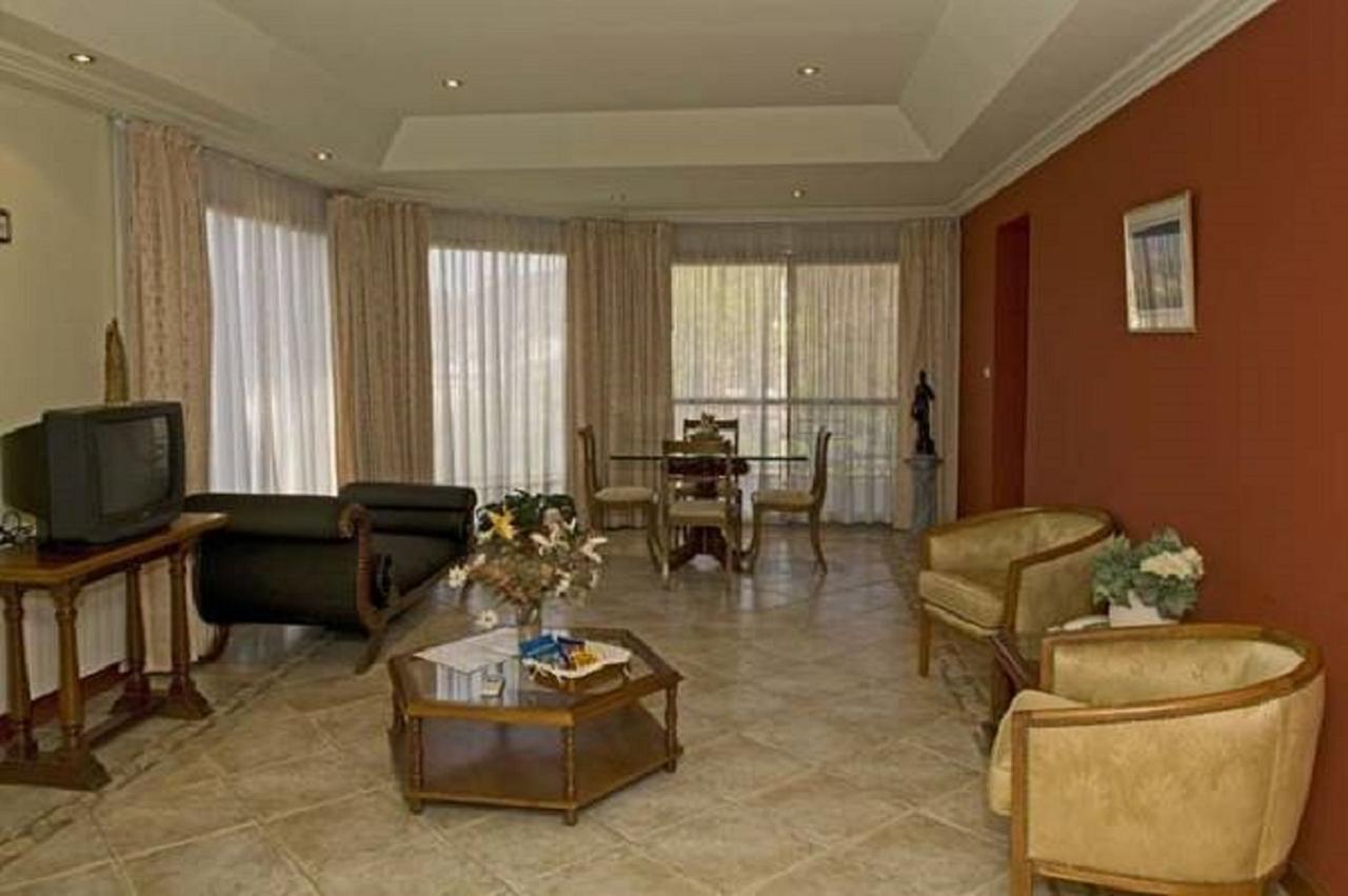 Hotel Del Dique Кабра Корал Екстериор снимка